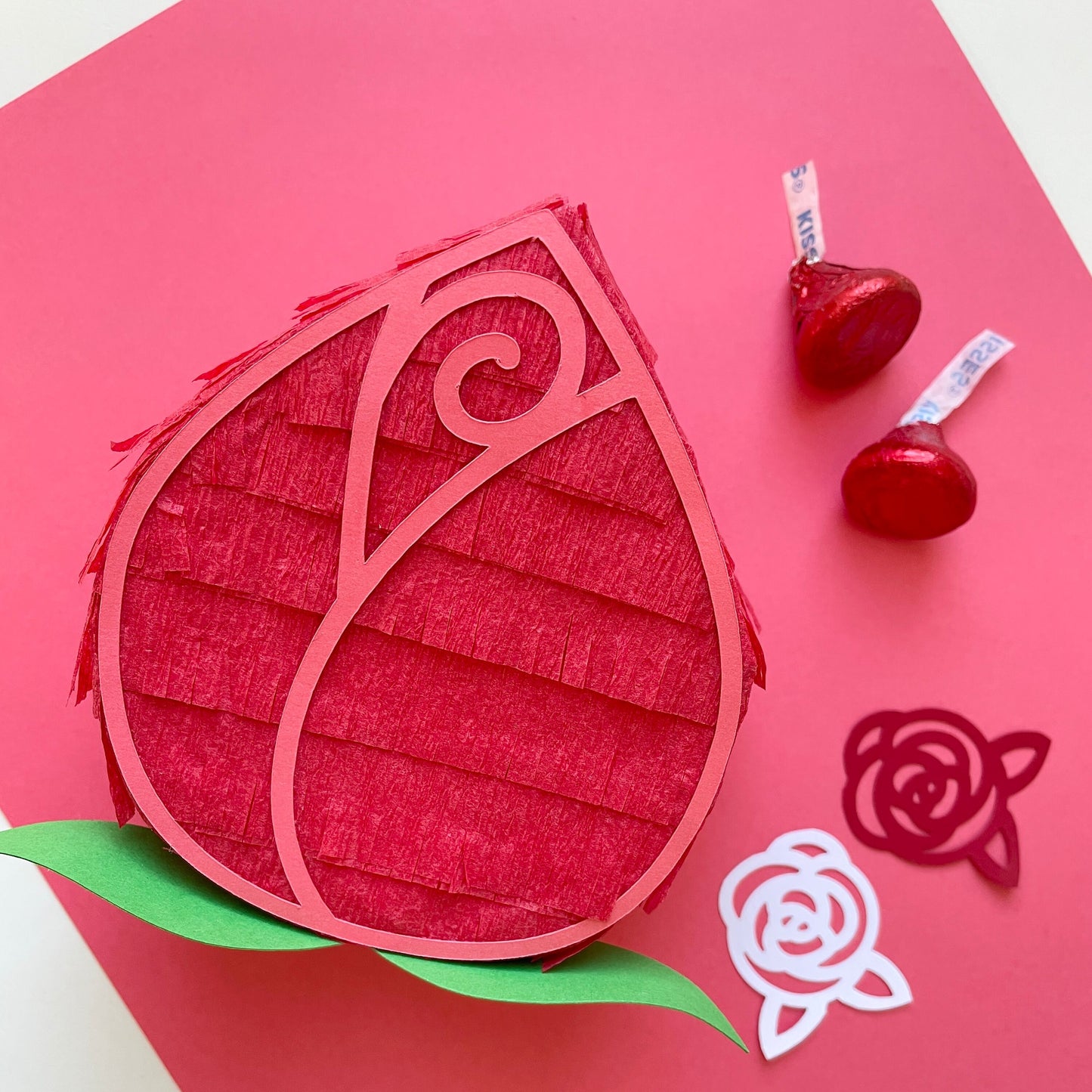 Rosebud Mini Pinata, Set of 2